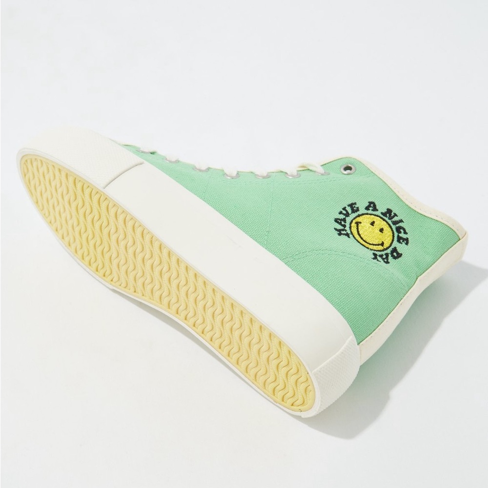 AE Platform Sneaker - Picture 3 of 4